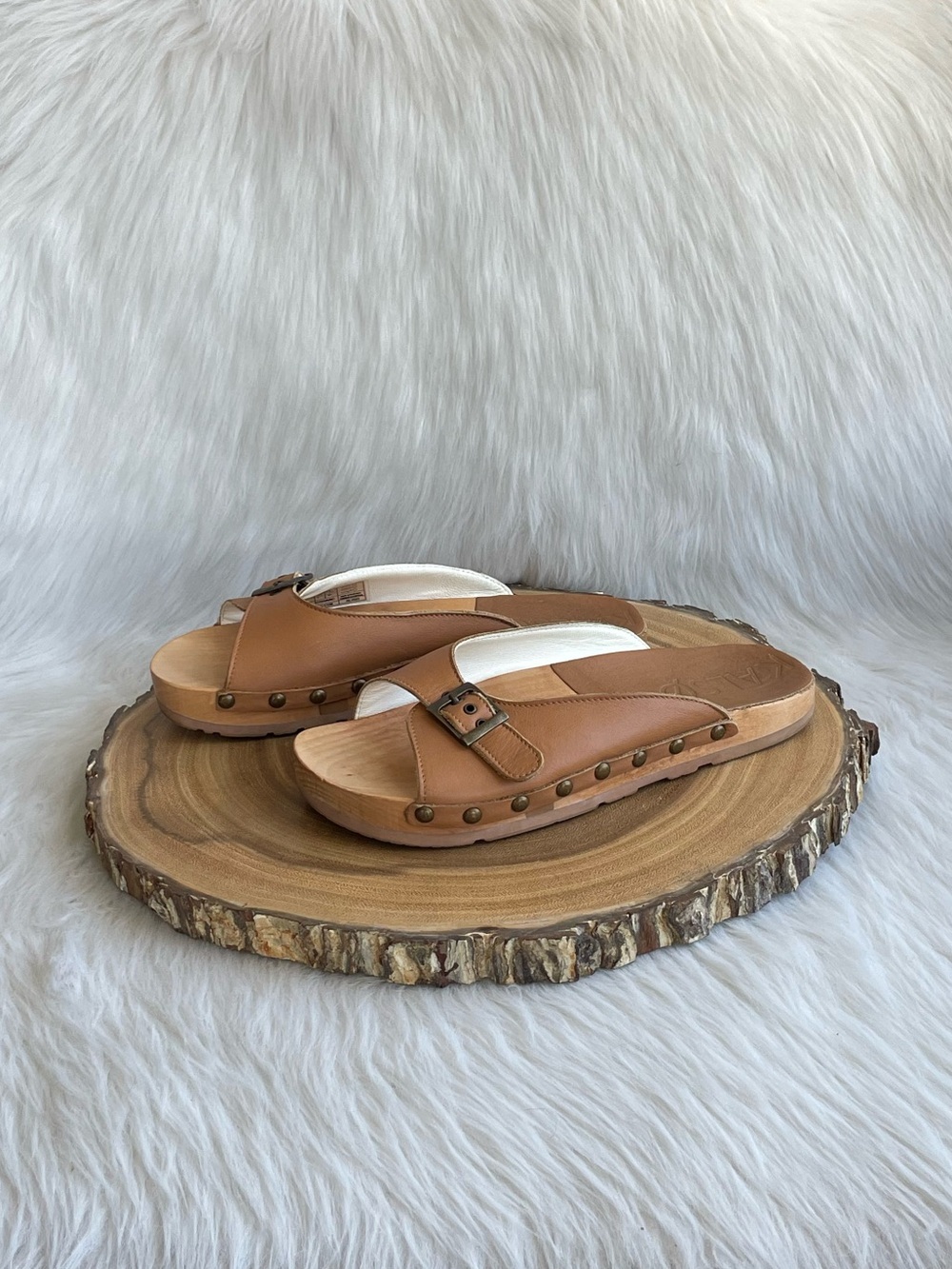 LIKE NEW Kalso Earth Serenity leather slide sandals